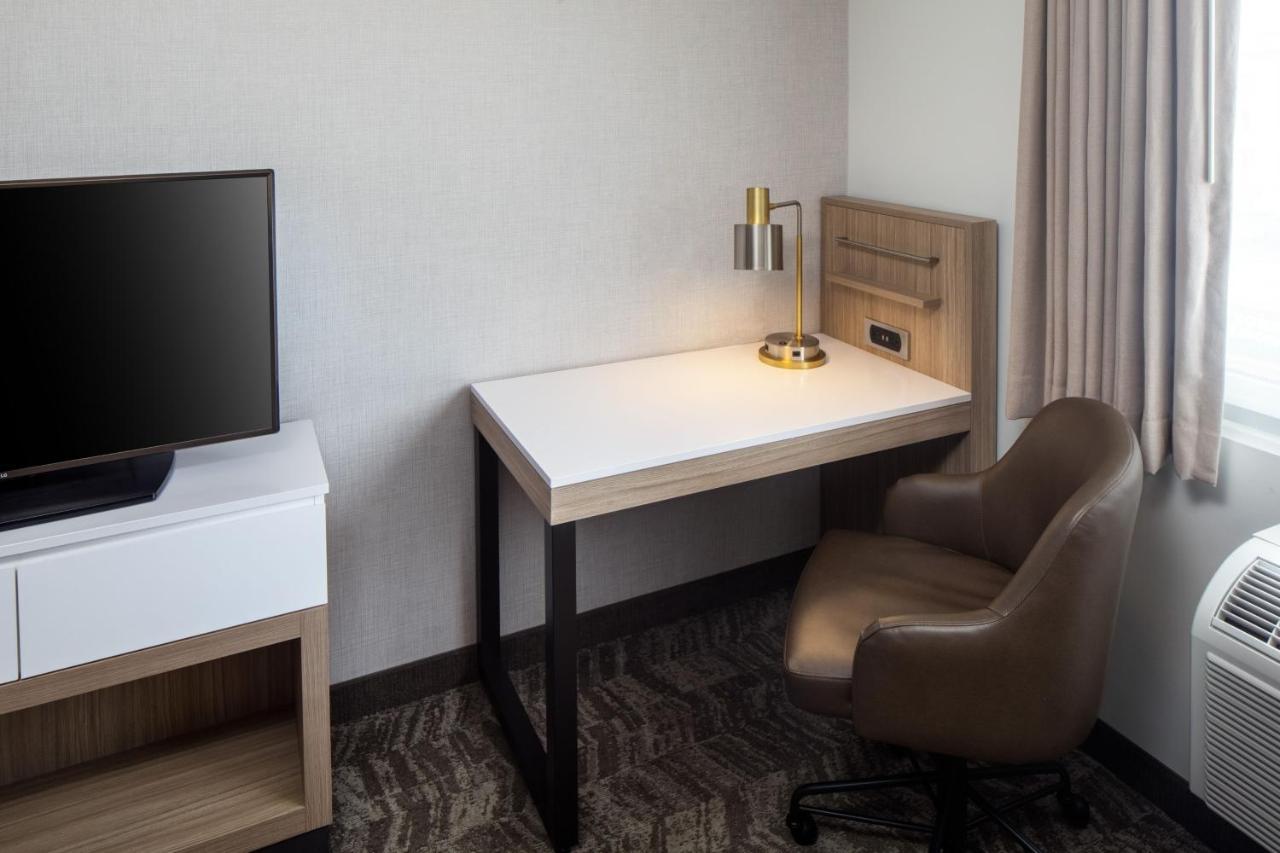 Springhill Suites By Marriott New York Jfk Airport Jamaica Exteriör bild
